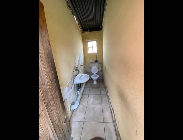 21 BEDROOM HOUSE FOR SALE IN KEMPTON PARK